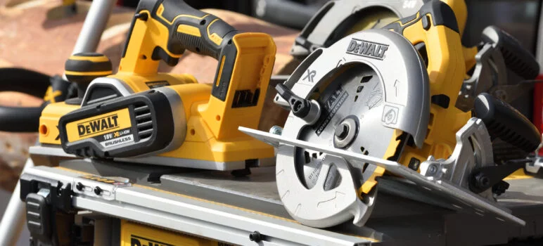 Choosing the best cordless table saw – Dewalt tools Best Cordless Table Saws Dewalt Saw