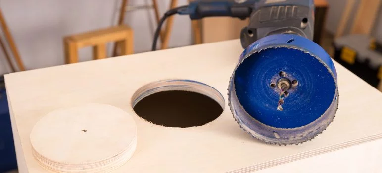 Tools to make holes in wood Tools to make holes in wood