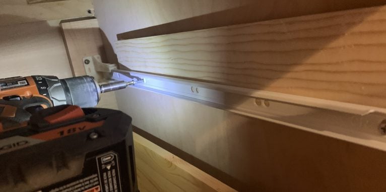 attaching soft close drawer adapter block to guide slide