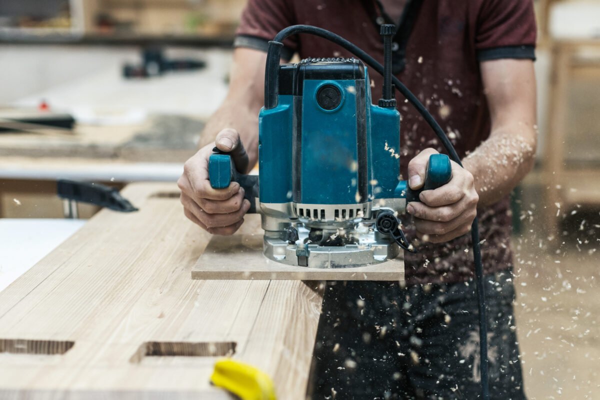 The Best Plunge Routers For Woodworking in 2025