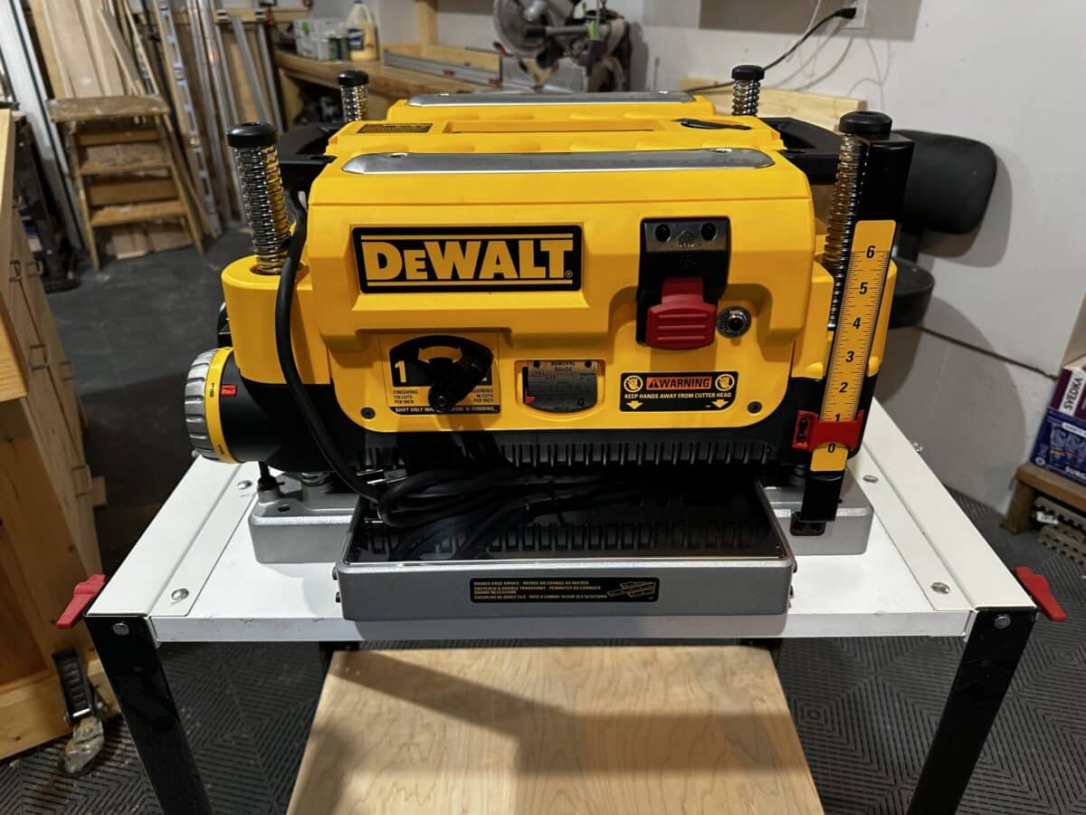 DEWALT 13-in W 15-Amp Benchtop Planer In The Planers Department At ...